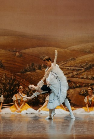 Evelina Godunova Michal Krcmar La Fille Mal Gardee ballet Teatro Lirico di Cagliari (15)