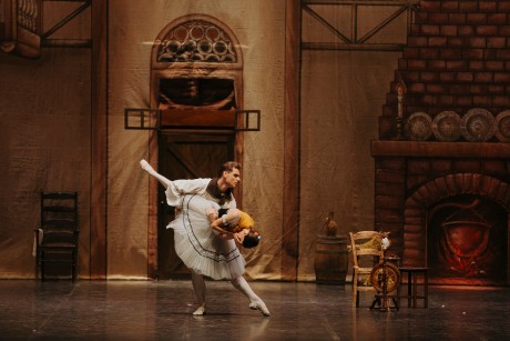 Evelina Godunova Michal Krcmar La Fille Mal Gardee ballet Teatro Lirico di Cagliari (21)