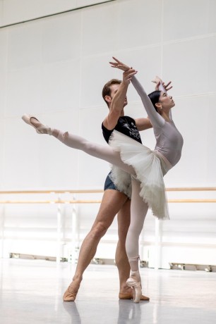 Royal ballet Swan lake Chloe Misseldine Michal Krcmar Photo Dancersdiary (15)