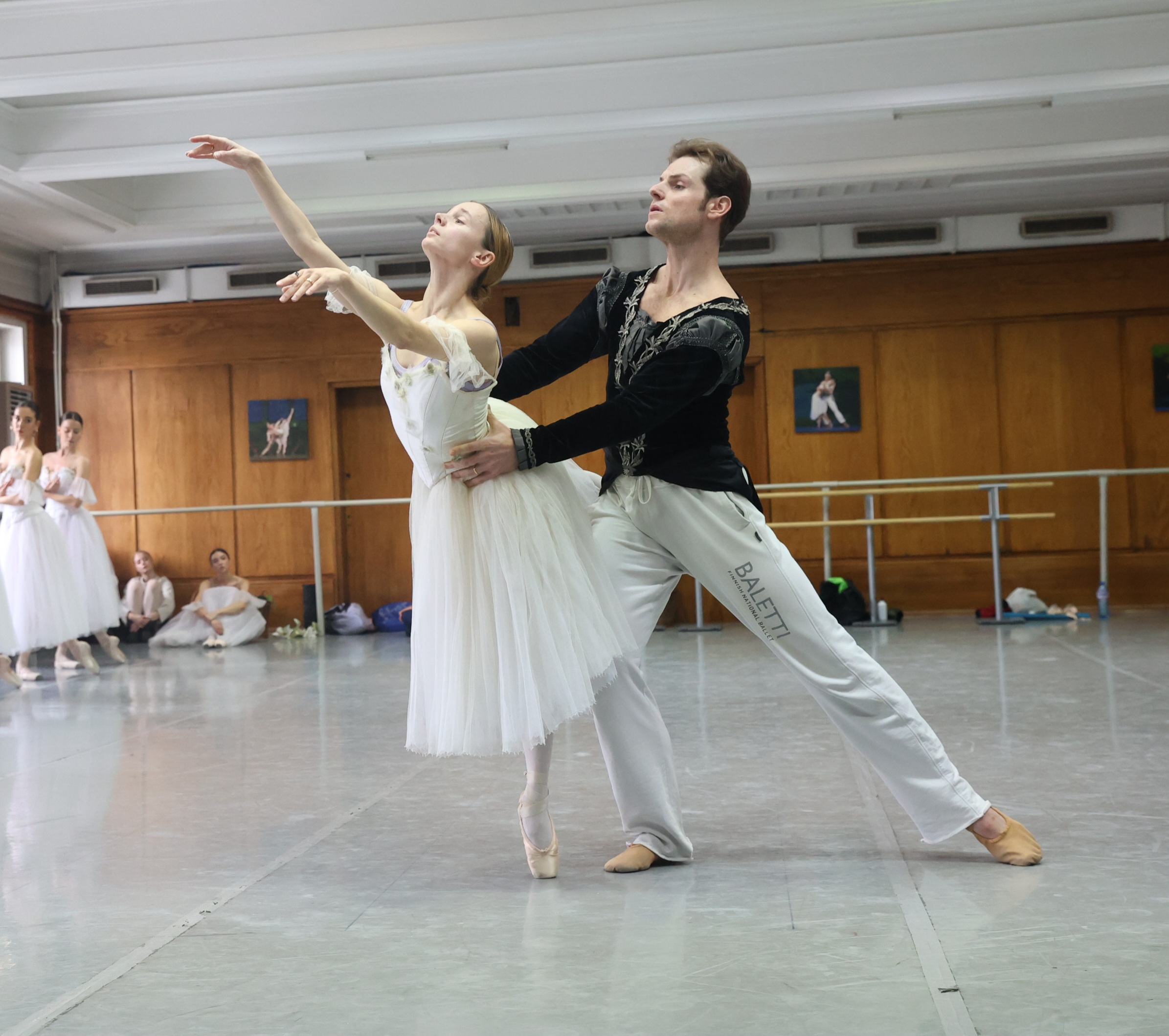 Giselle Maria Kochetkova Albrecht Michal Krcmar Bugaria Sofias national Opera Ballet (1)