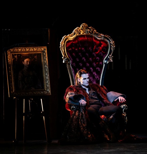 Michal Krcmar as Dracula by K.Pastor photo Roosa Oksaharju